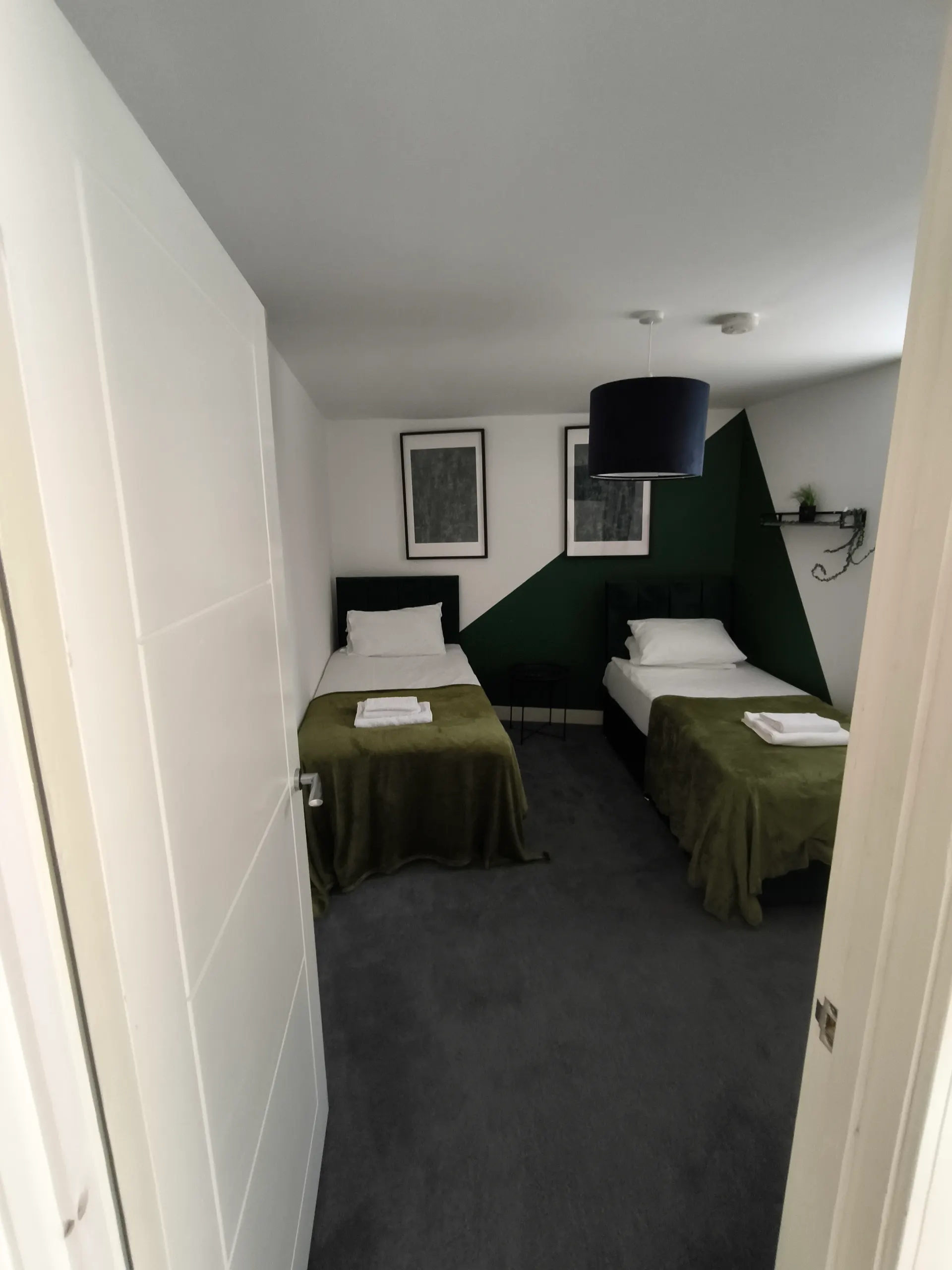 Flat in Gloucester - Image 10