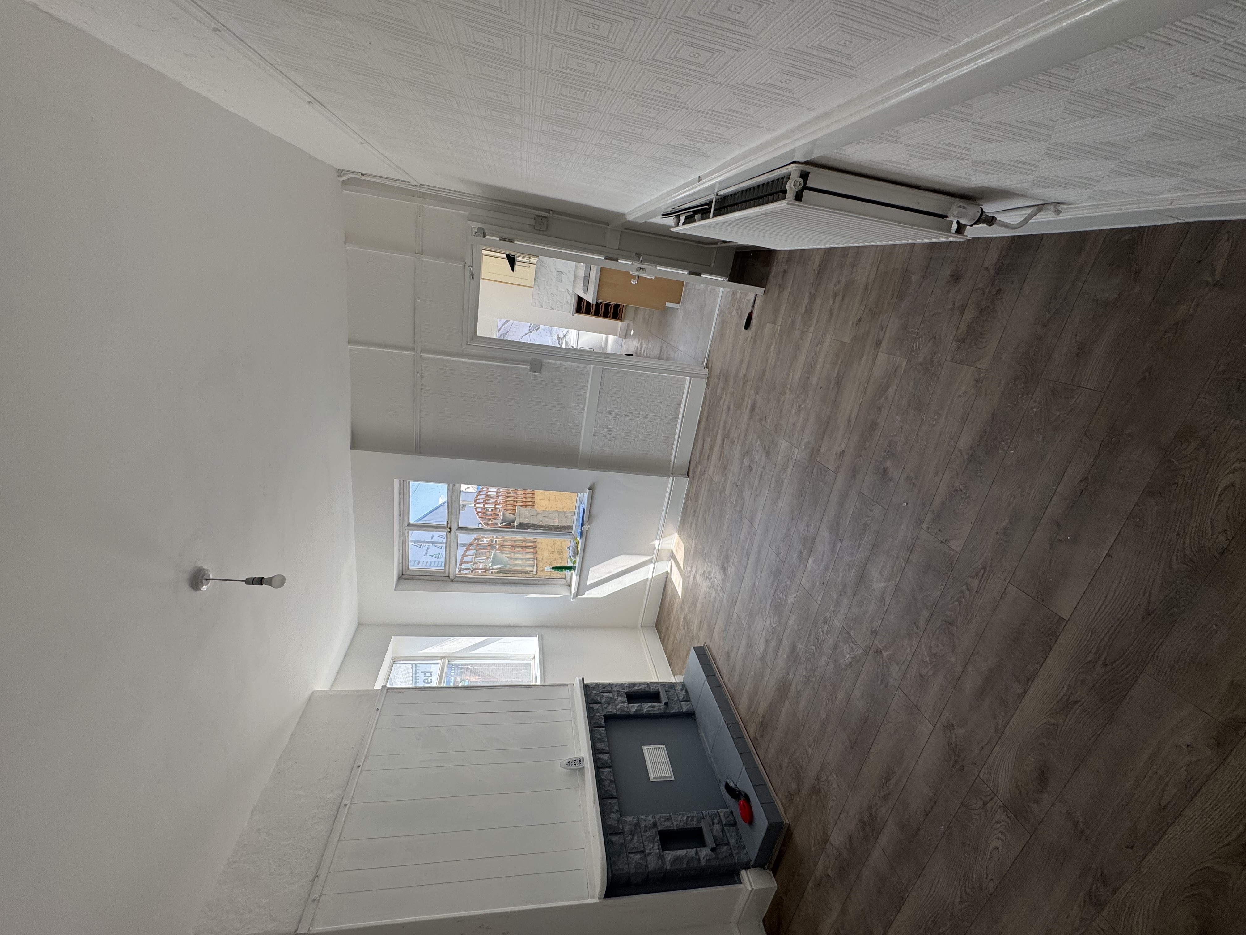 House in Stoke-On-Trent - Image 5