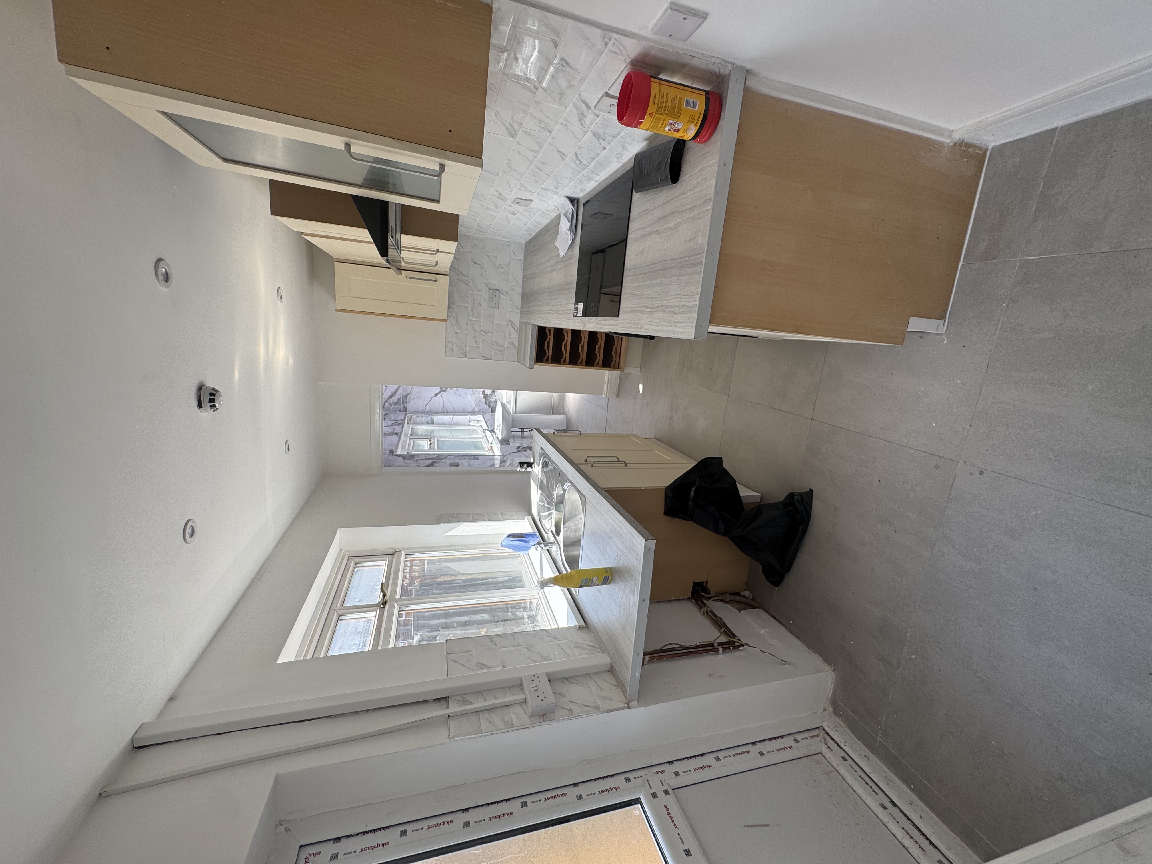 House in Stoke-On-Trent - Image 6