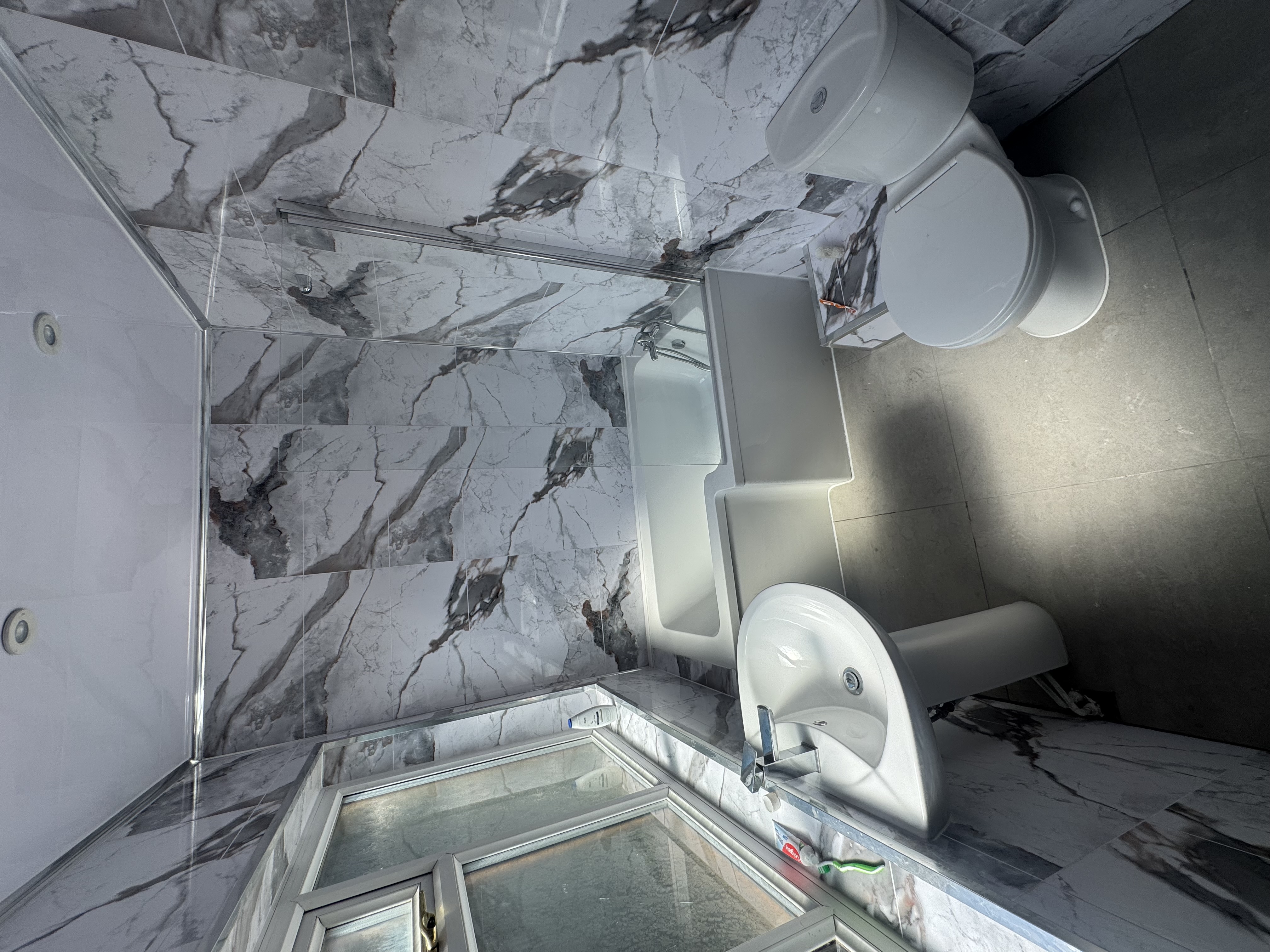 House in Stoke-On-Trent - Image 7