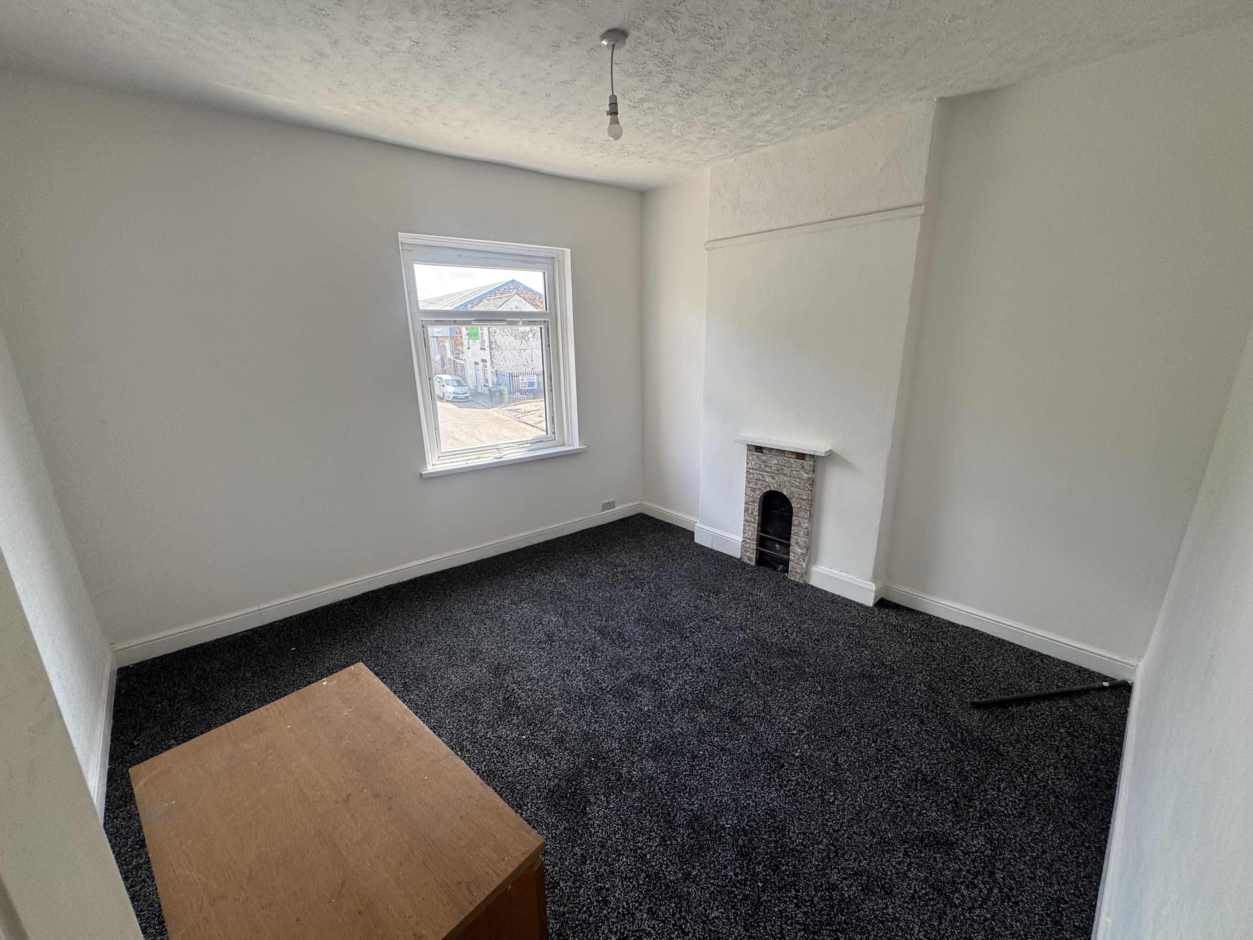 House in Stoke-On-Trent - Image 9