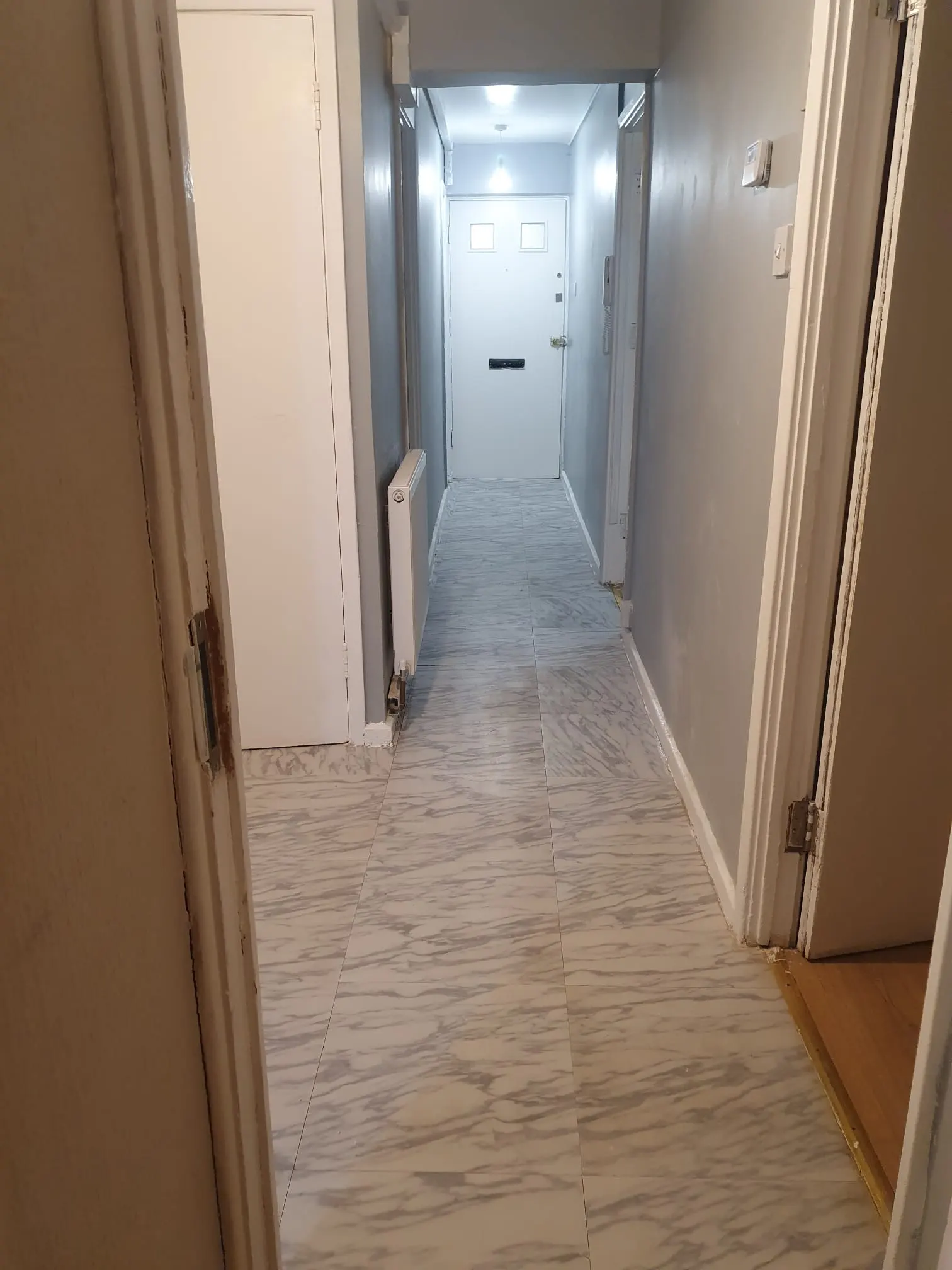 Flat in London - Image 2