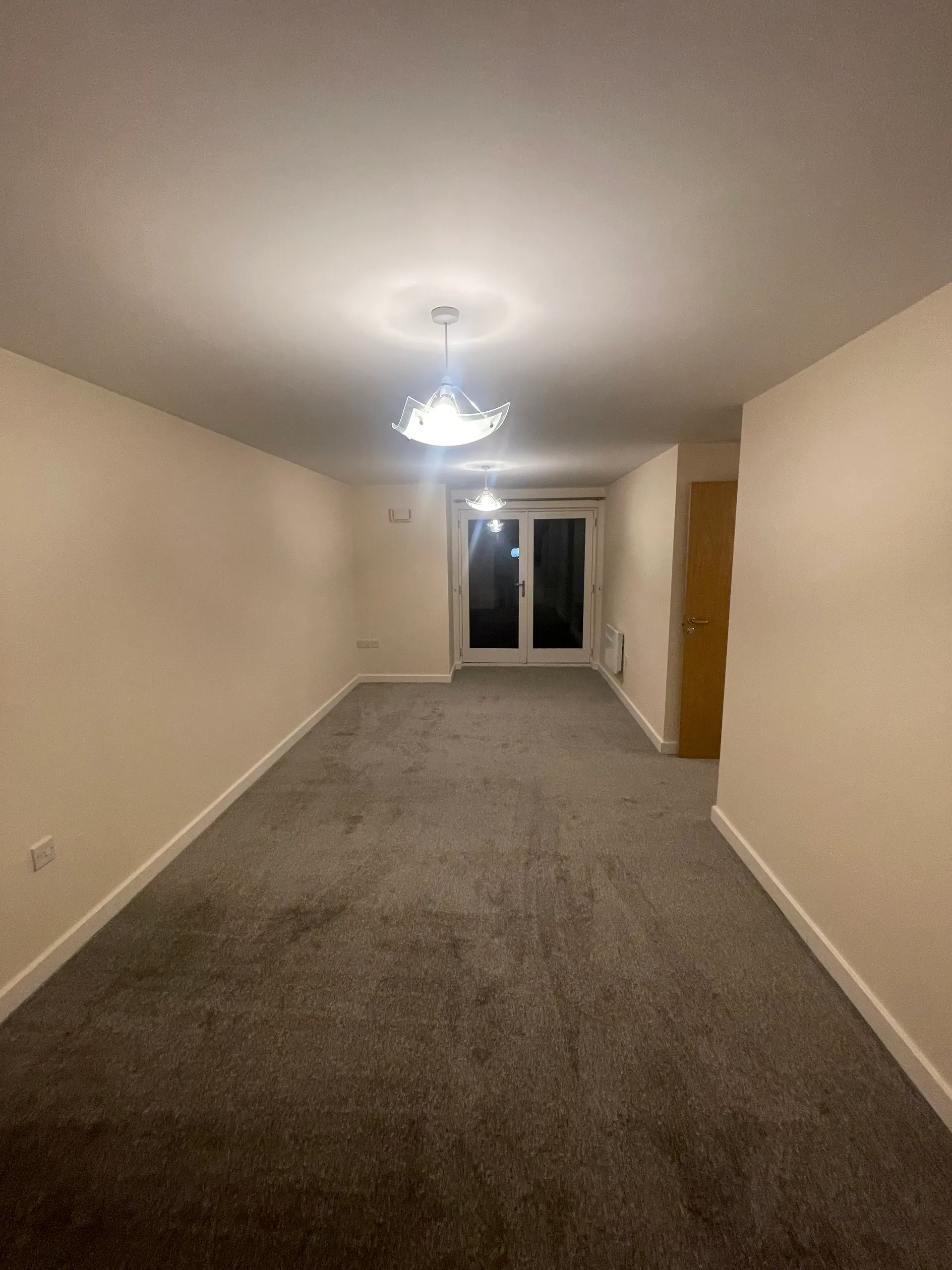 Flat in Milton Keynes - Image 3