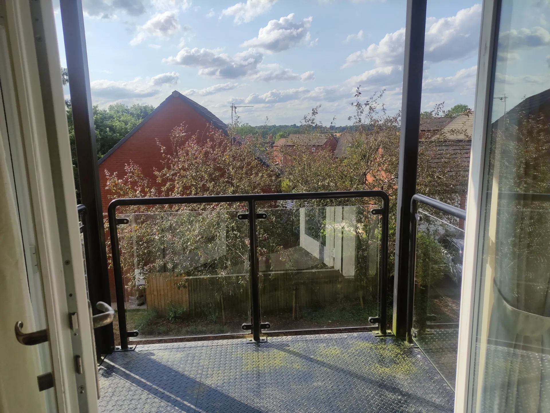 Flat in Milton Keynes - Image 7