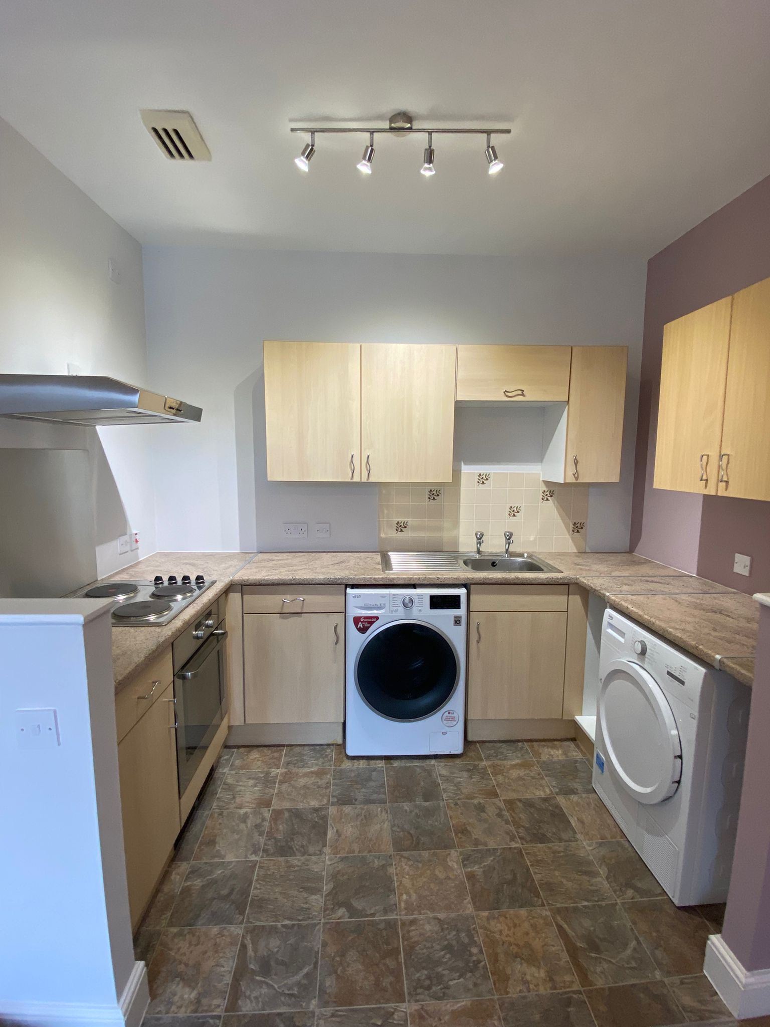 Flat in Wolverhampton - Image 5