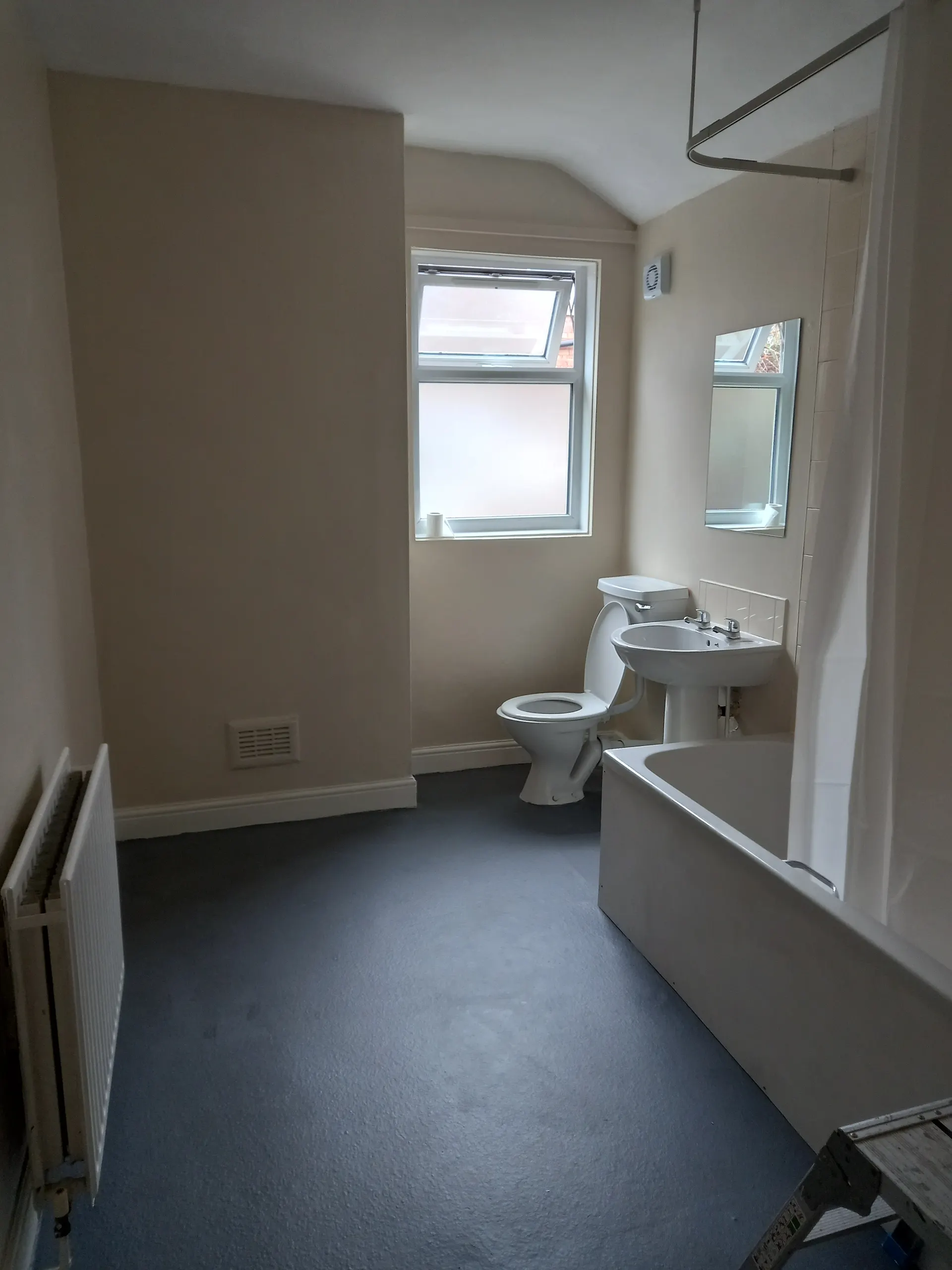 House in Nottingham - Image 4