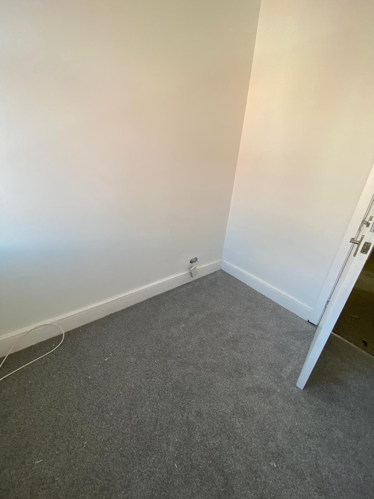 House in Birkenhead - Image 6