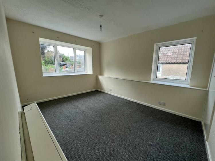Flat in Coleford - Image 2
