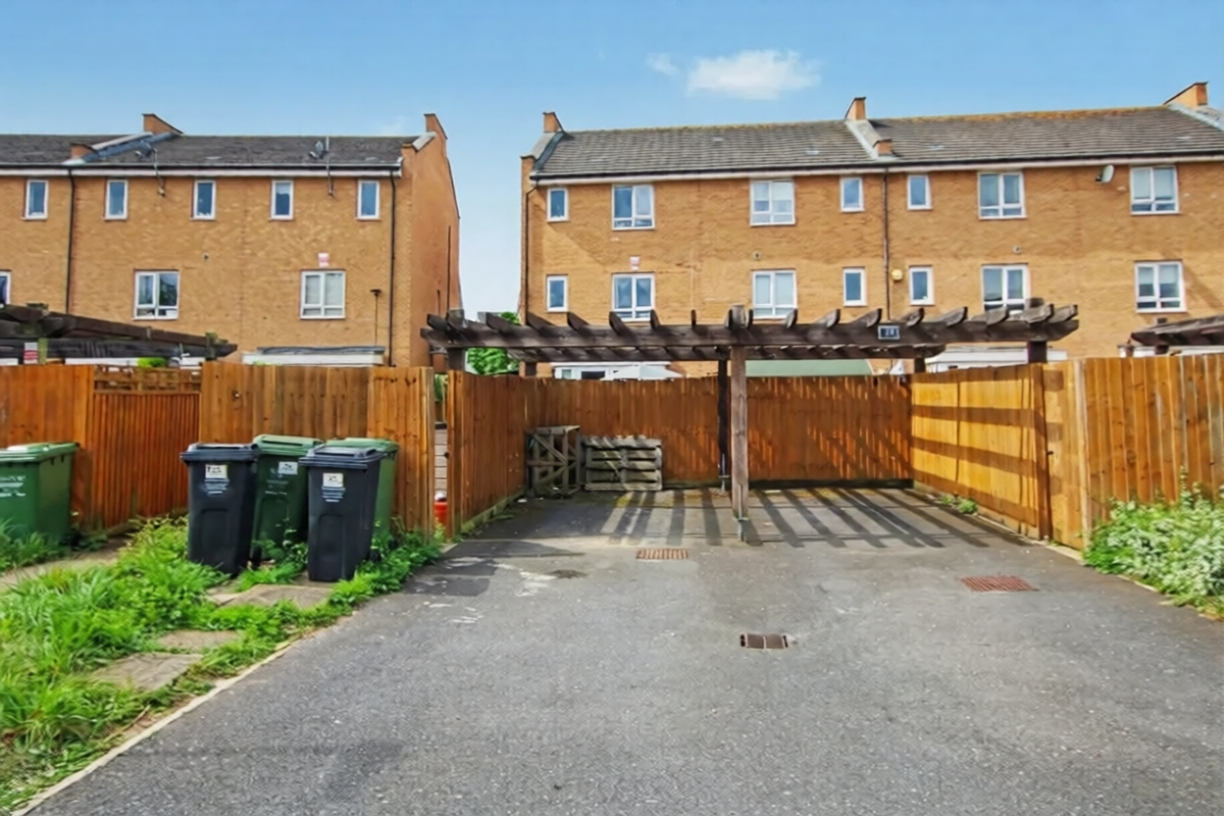 House in Basildon - Image 5