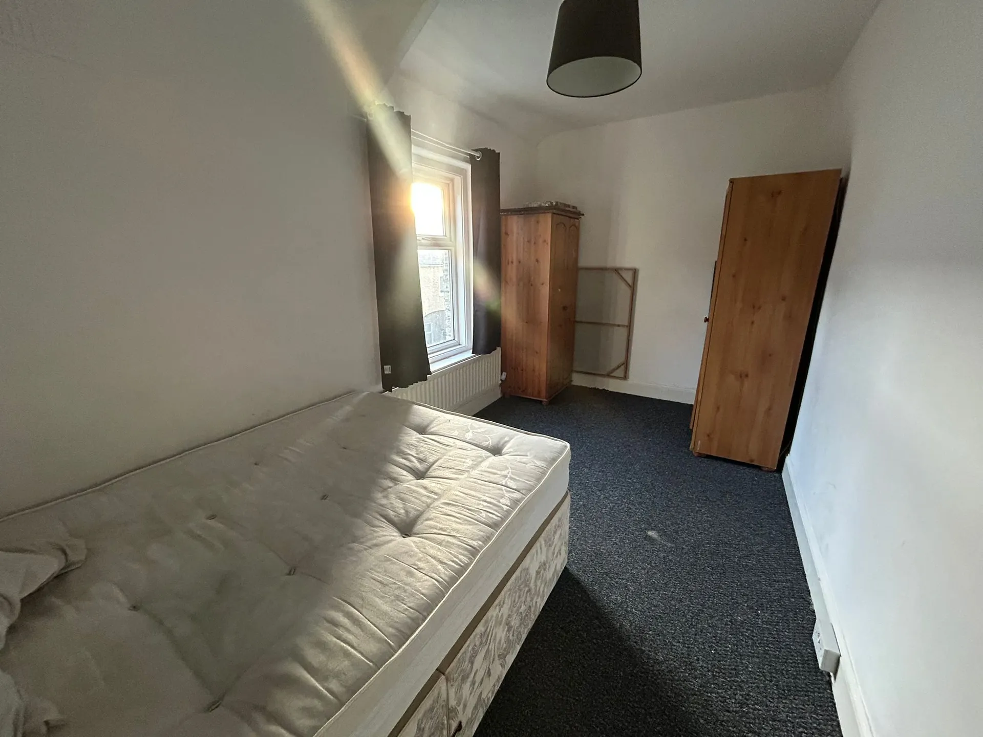 House in Newcastle - Image 6