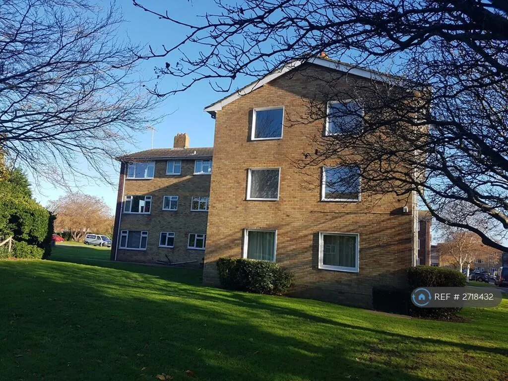 Flat in Brighton - Image 2