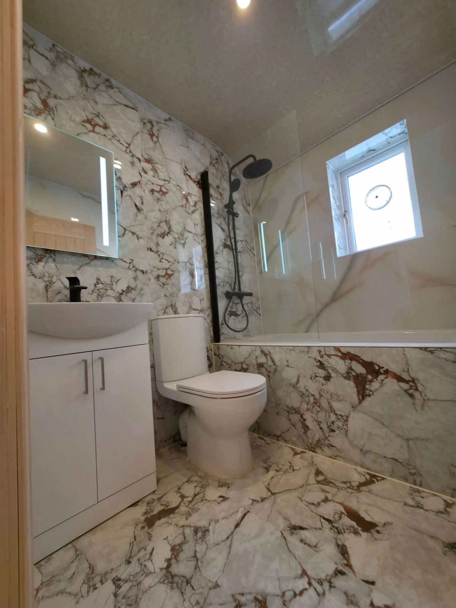 House in Swansea - Image 7