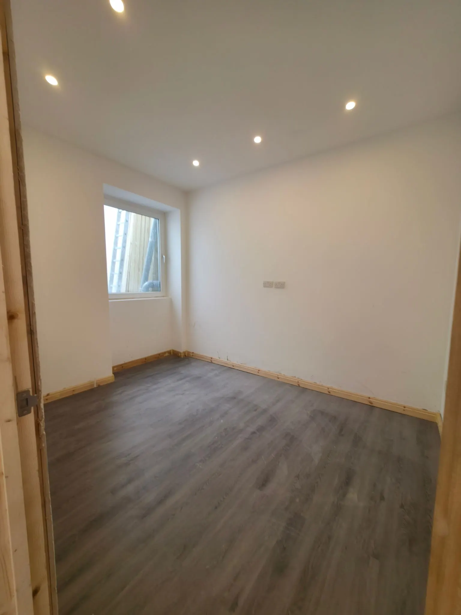 House in Swansea - Image 10