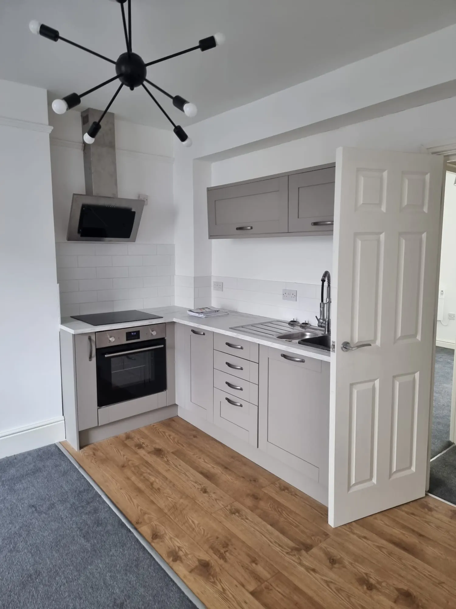 Flat in Gloucester - Image 4