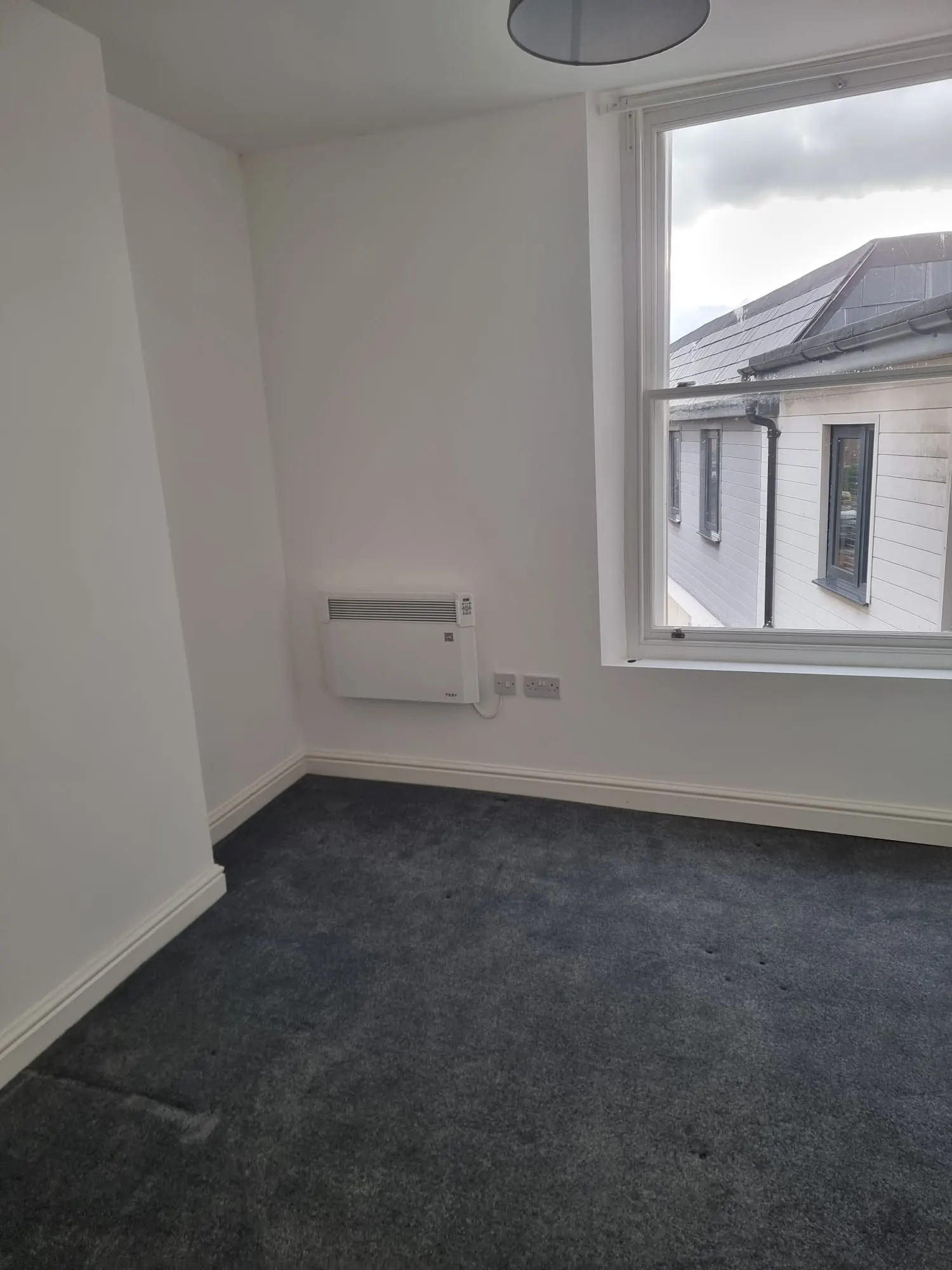 Flat in Gloucester - Image 7