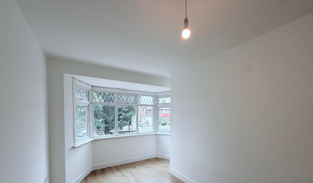 House in Greenford - Image 12
