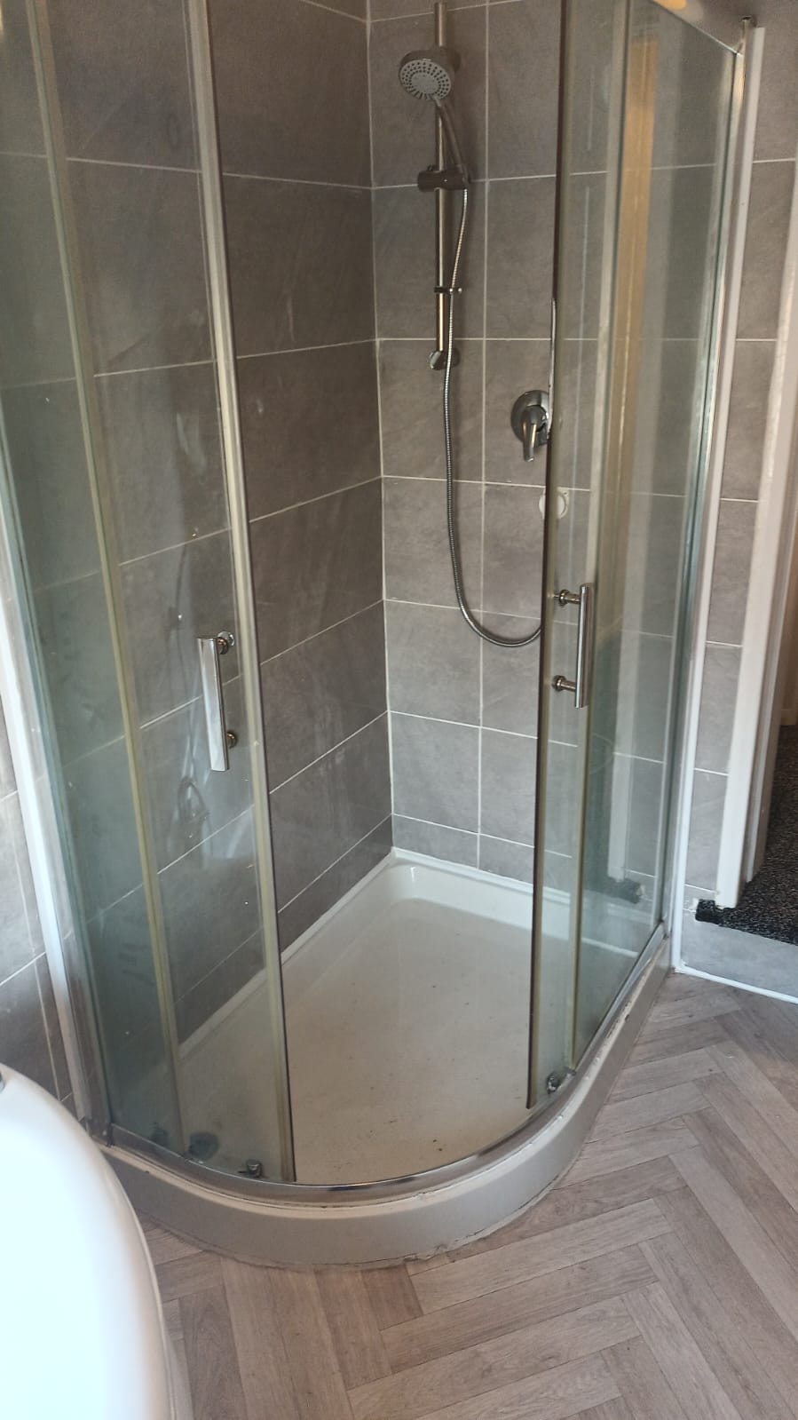 Flat in Burton-On-Trent - Image 2