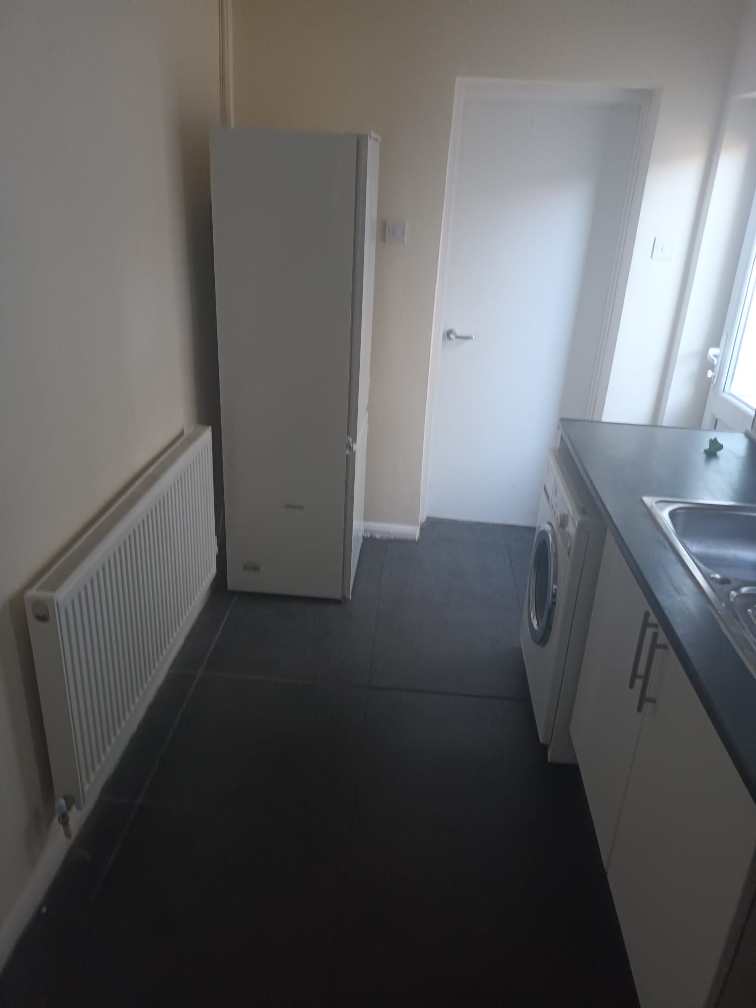 Flat in Burton-On-Trent - Image 10