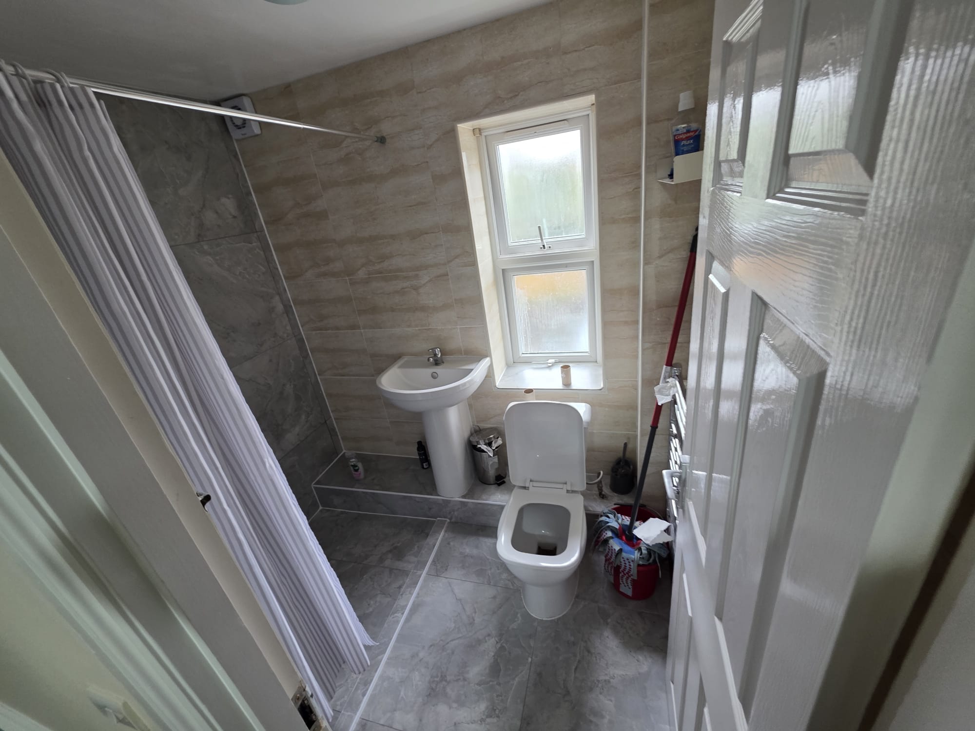 House in Hounslow - Image 8