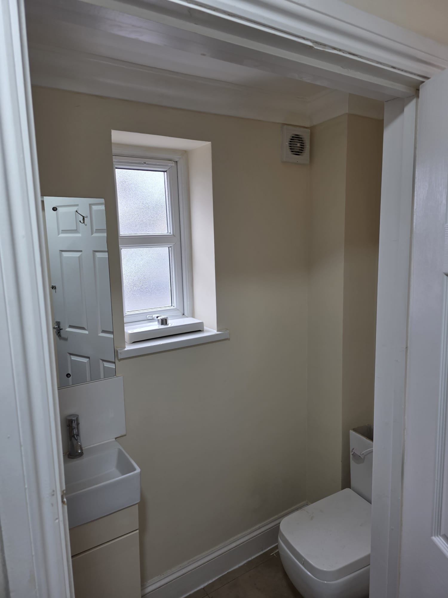 House in Hounslow - Image 12