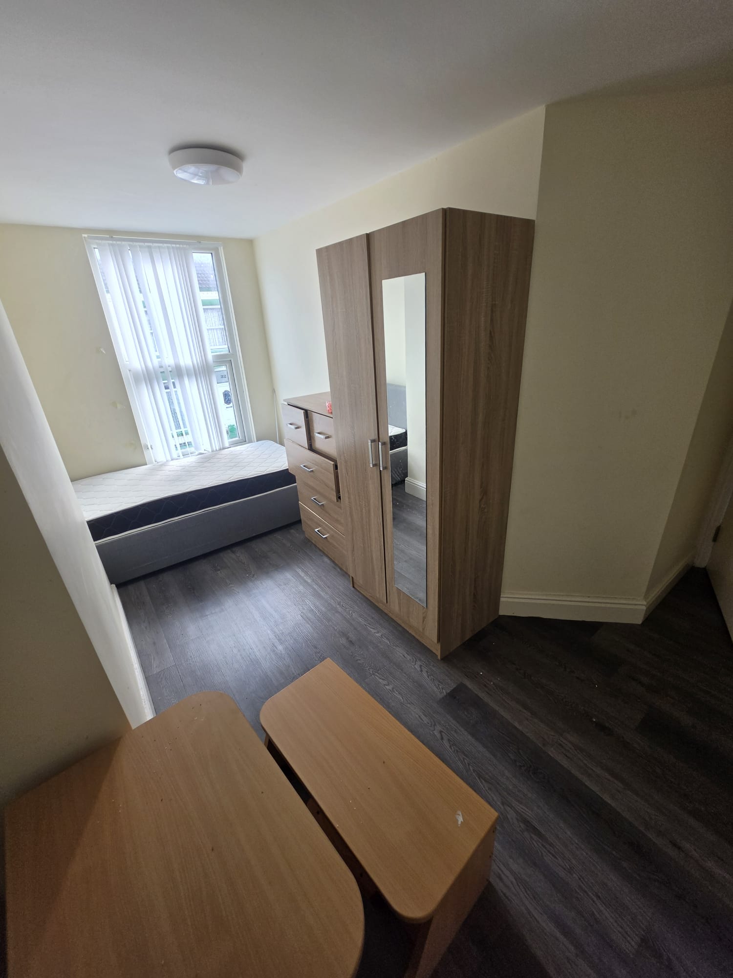 Liverpool - Image 14