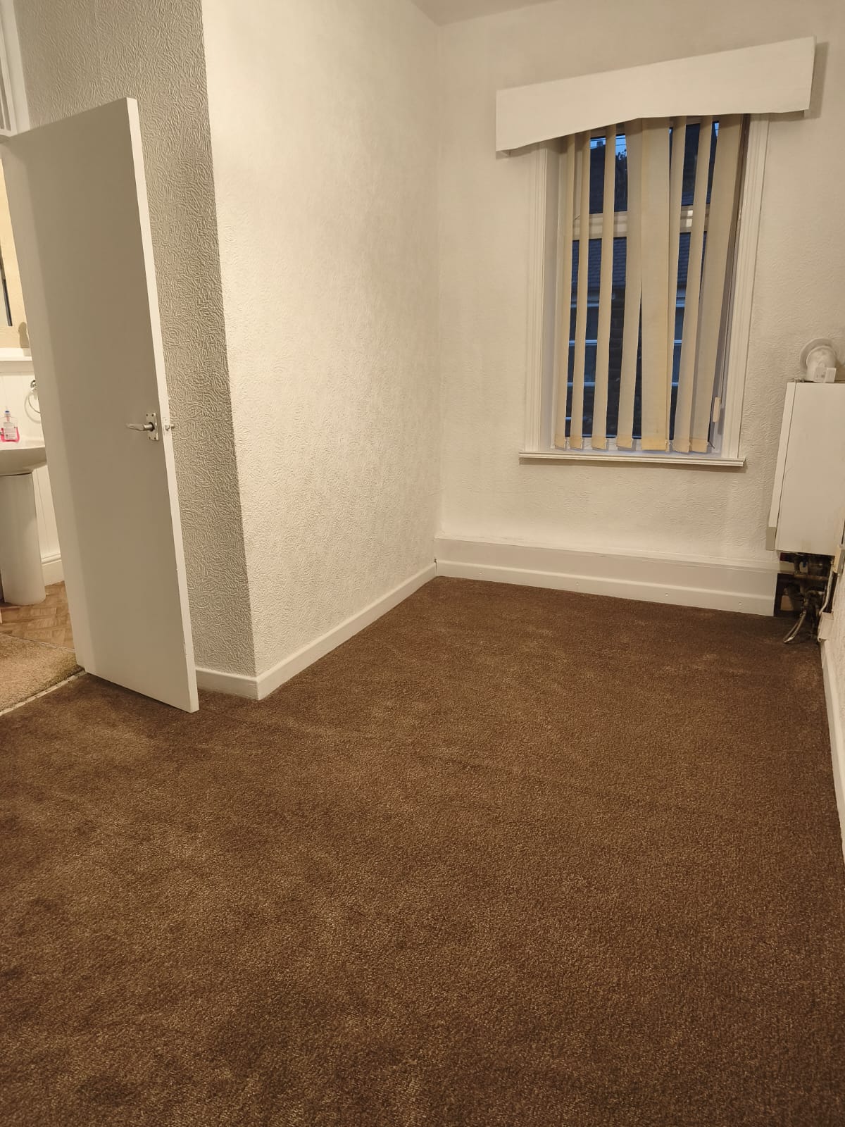 House in Burnley - Image 5
