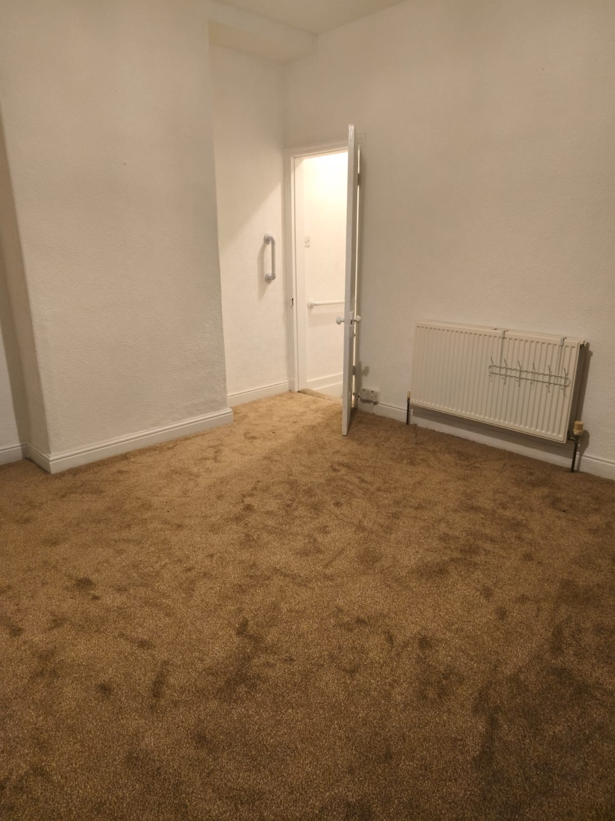 House in Burnley - Image 8