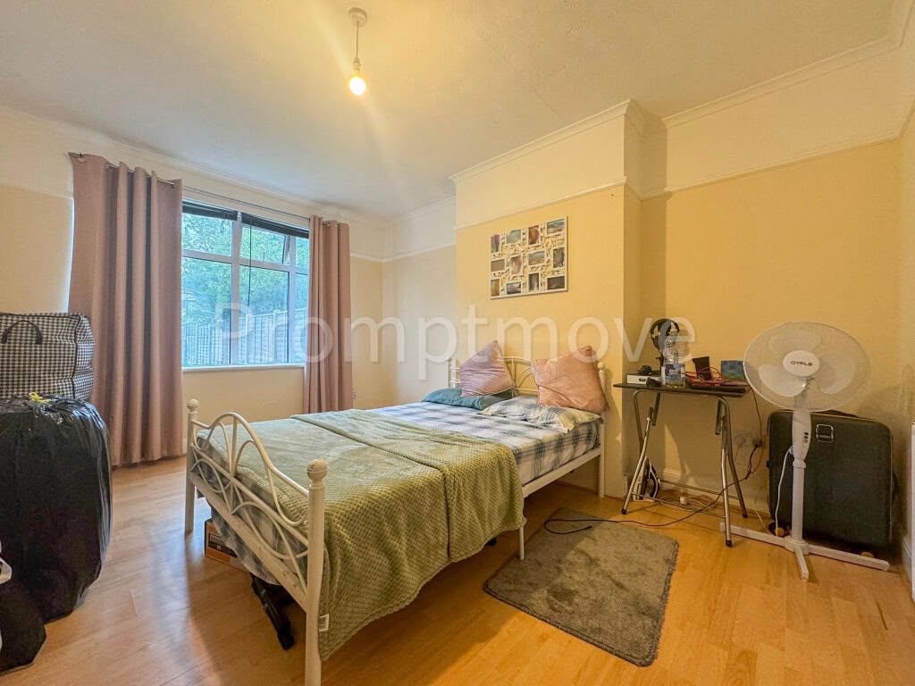 House in Luton - Image 6