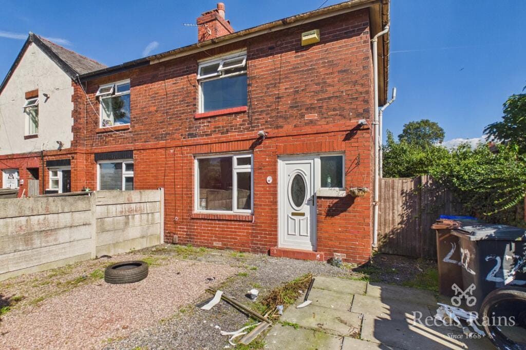 House in Hyde - Image 4