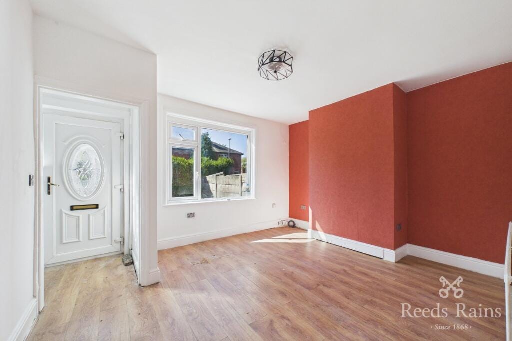 House in Hyde - Image 6