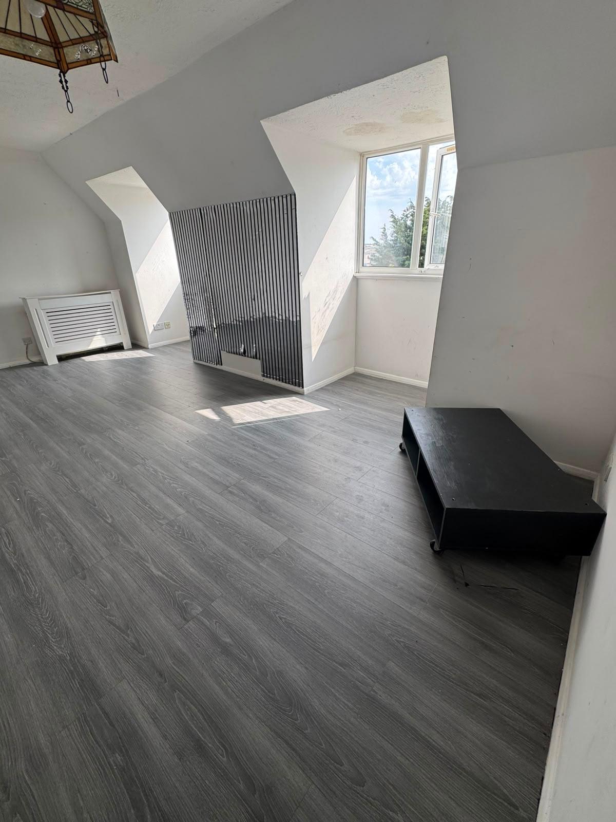 Flat in Sheerness - Image 3