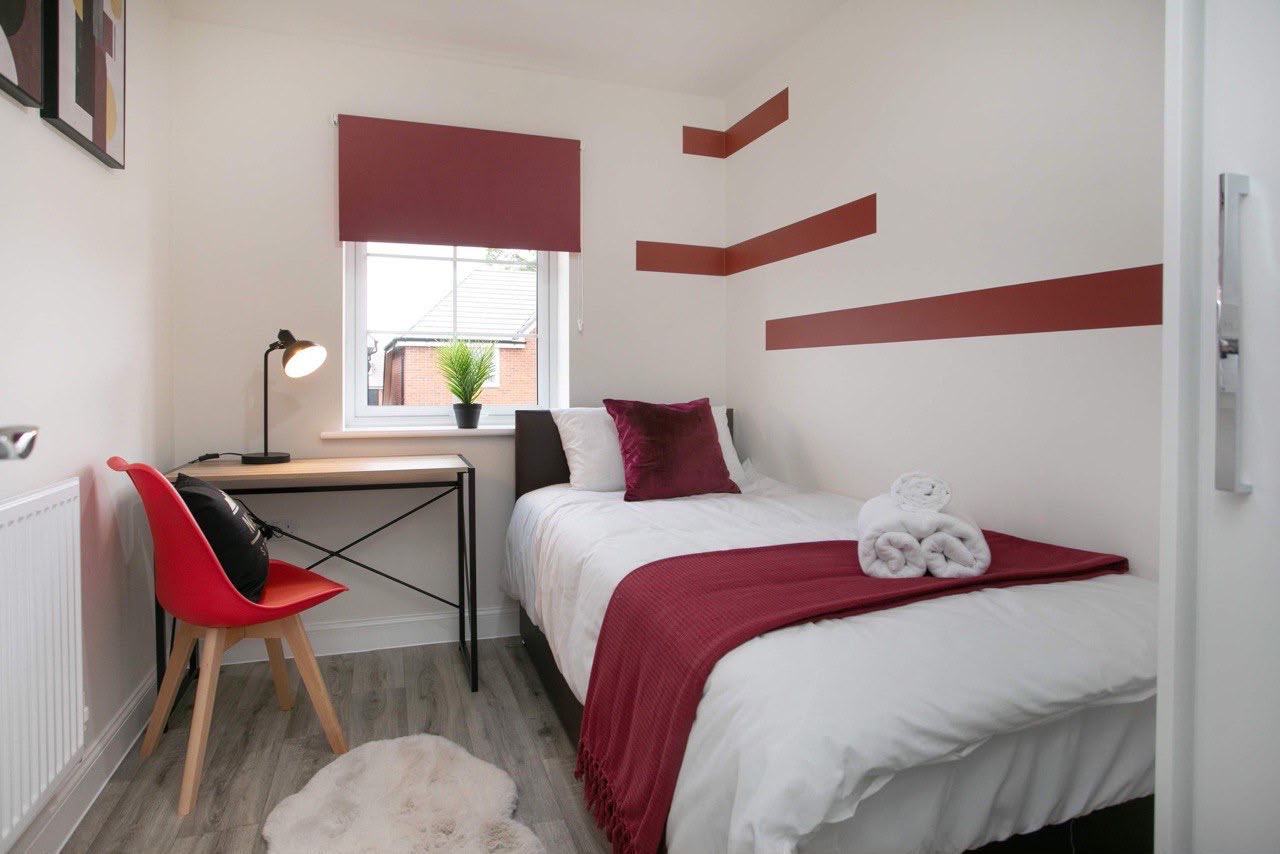 Semi-Detached in Rugby - Image 10