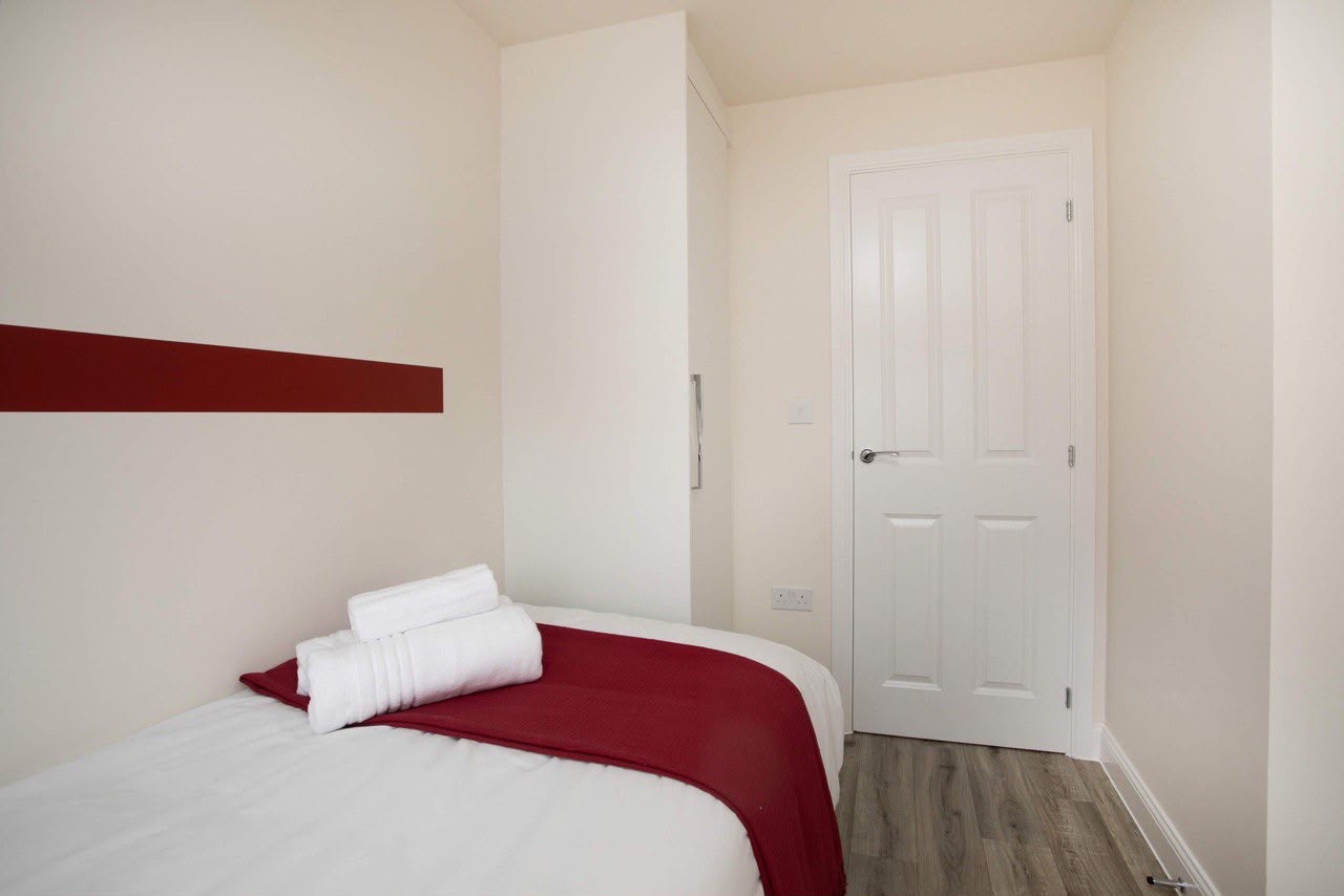 Semi-Detached in Rugby - Image 11