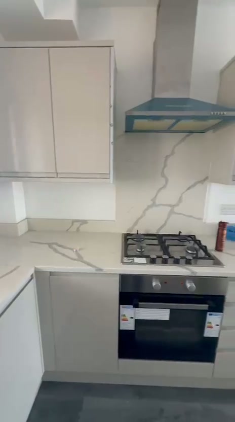 Flat in London - Image 4