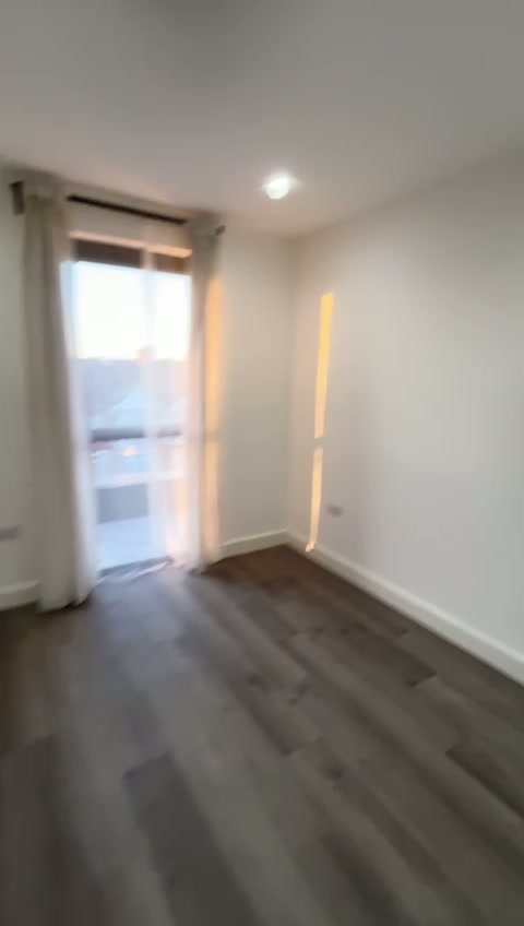 Flat in London - Image 8