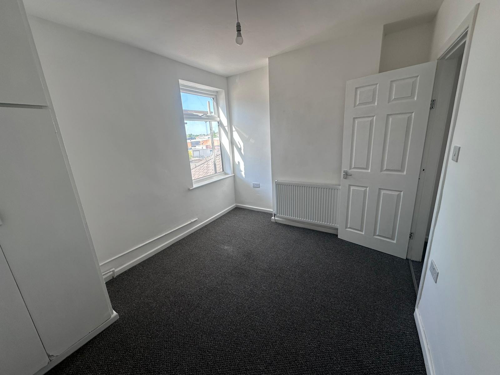 House in Nottingham - Image 4